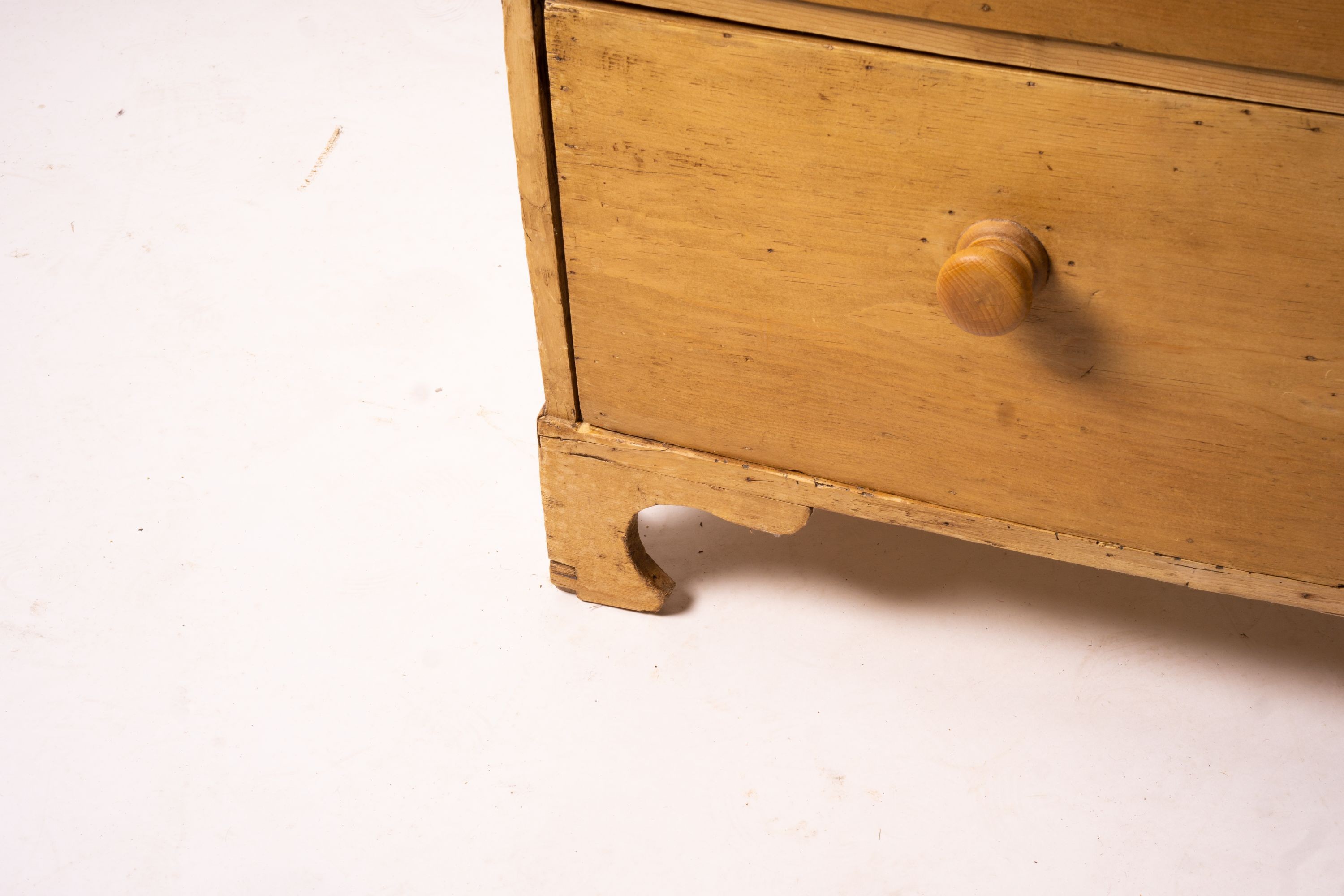 A Victorian pine bow front chest, width 104cm, depth 45cm, height 89cm